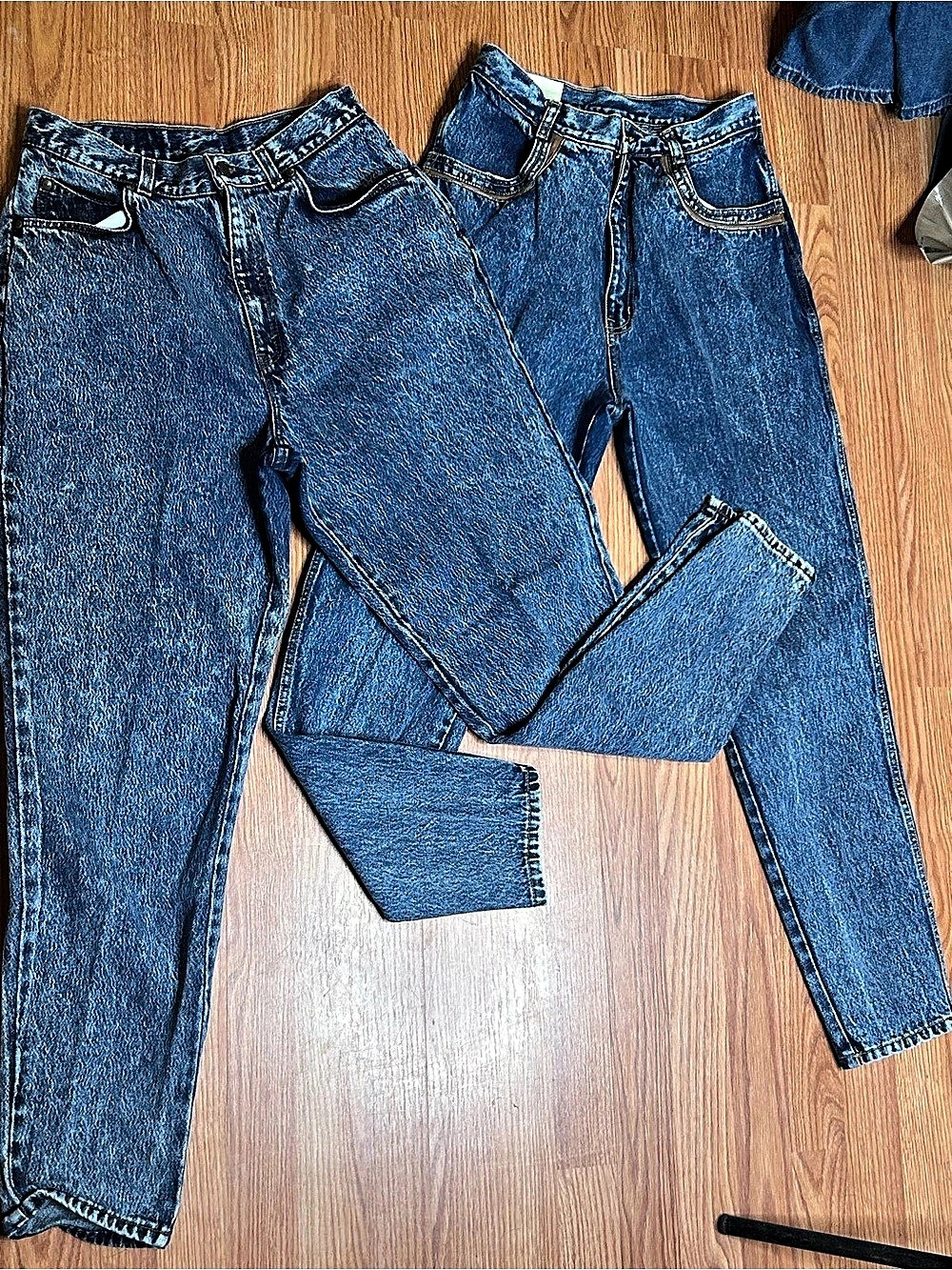 Vintage 90’s 2-Pair Name Brand Dark Acid Washed Tapered Leg ‘Mom Jeans’
